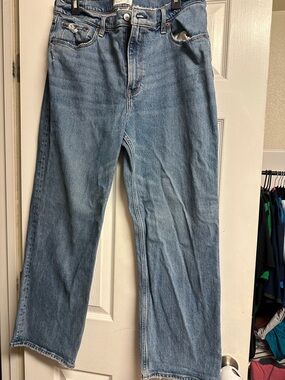 Abercrombie & Fitch High-Rise Straight Leg Jeans - Light Blue